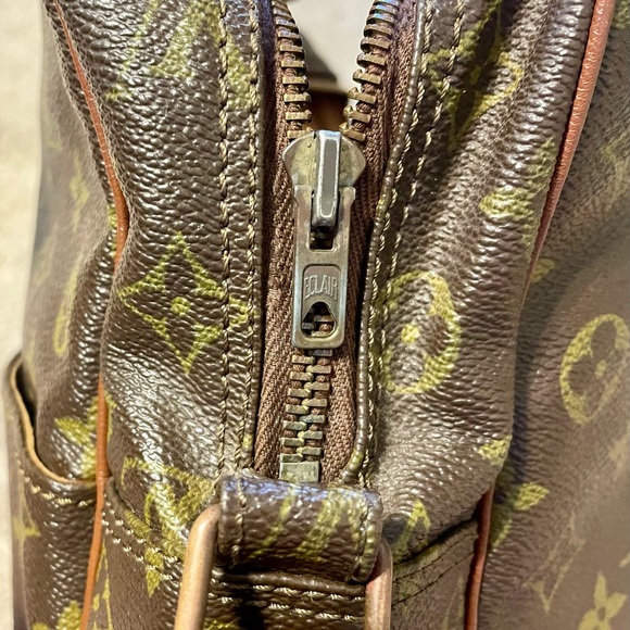 Louis Vuitton Vintage Monogram Messenger Bag - Picture 9 of 10